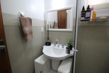 Casa de condomínio à venda com 315m², 6 quartos e 2 vagasEdícula - Banheiro Social