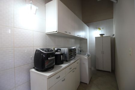 Casa de condomínio à venda com 315m², 6 quartos e 2 vagasEdícula - Área de Serviço