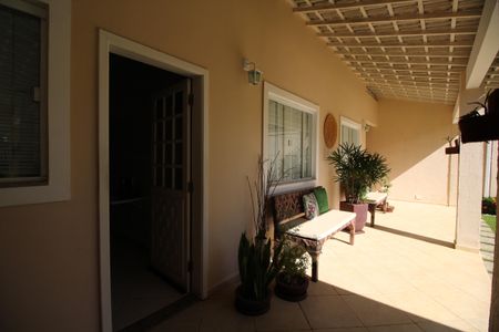 Casa de condomínio à venda com 315m², 6 quartos e 2 vagasVaranda