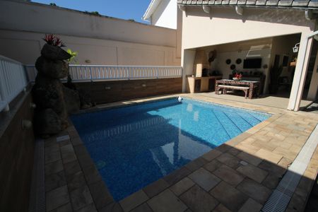 Casa de condomínio à venda com 315m², 6 quartos e 2 vagasPiscina