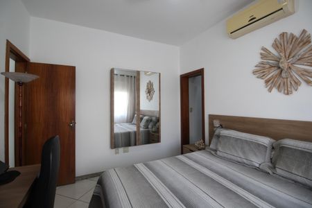 Casa de condomínio à venda com 315m², 6 quartos e 2 vagasEdícula - Quarto