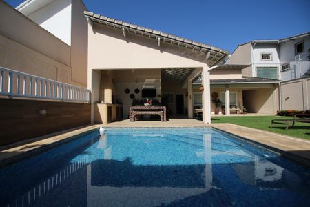 Casa de condomínio à venda com 315m², 6 quartos e 2 vagasPiscina