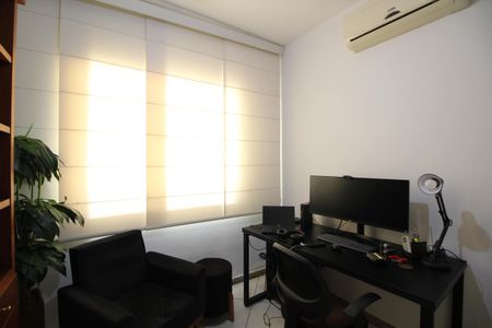 Casa de condomínio à venda com 315m², 6 quartos e 2 vagasQuarto 1