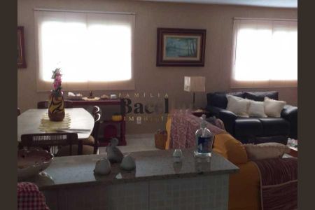 Casa de Condomínio à venda com 3 quartos, 540m² em Taquara, Rio de Janeiro