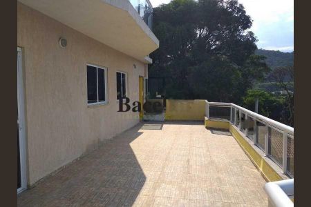 Casa de condomínio à venda com 540m², 3 quartos e 2 vagas