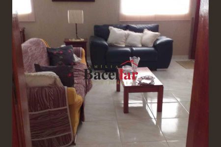 Casa de Condomínio à venda com 3 quartos, 540m² em Taquara, Rio de Janeiro