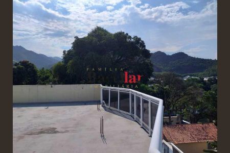 Casa de condomínio à venda com 540m², 3 quartos e 2 vagas