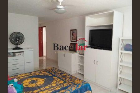 Casa de Condomínio à venda com 3 quartos, 540m² em Taquara, Rio de Janeiro