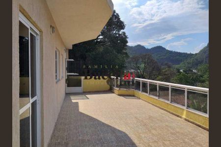 Casa de condomínio à venda com 540m², 3 quartos e 2 vagas