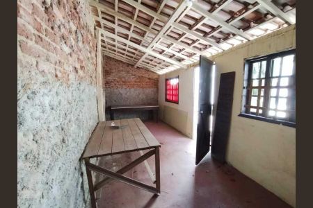 Casa à venda com 111m², 3 quartos e sem vaga