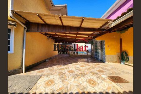 Casa de condomínio à venda com 196m², 5 quartos e 2 vagas