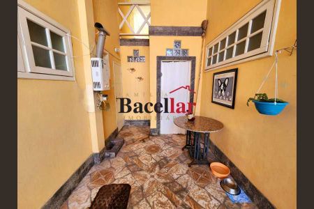 Casa de condomínio à venda com 196m², 5 quartos e 2 vagas