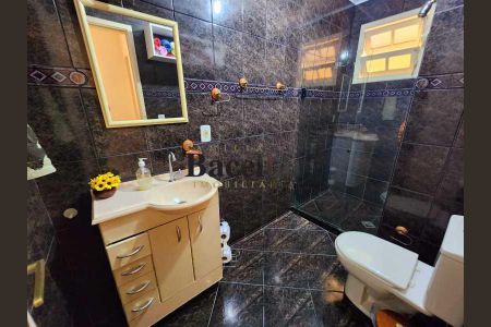 Casa de condomínio à venda com 196m², 5 quartos e 2 vagas