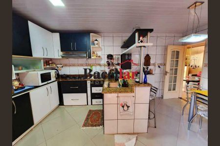 Casa de condomínio à venda com 196m², 5 quartos e 2 vagas