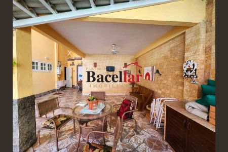 Casa de Condomínio à venda com 5 quartos, 196m² em Taquara, Rio de Janeiro