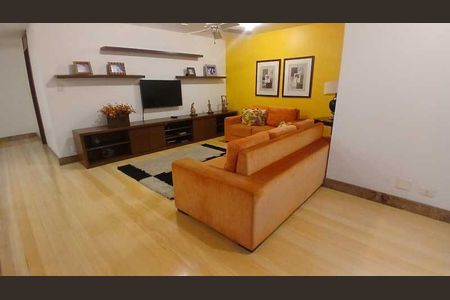 Casa à venda com 4 quartos, 578m² em Riachuelo, Rio de Janeiro