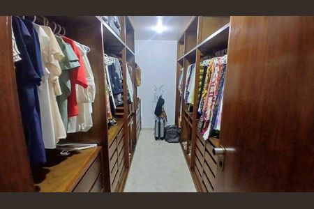 Casa à venda com 4 quartos, 578m² em Riachuelo, Rio de Janeiro