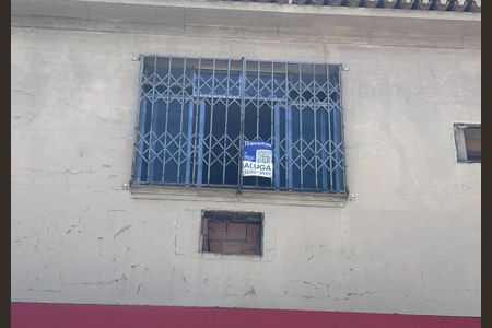 Casa para alugar com 76m², 2 quartos e sem vagaFachada + plaquinha