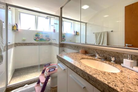 Apartamento à venda com 340m², 5 quartos e 3 vagasBanheiro