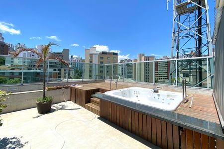 Apartamento à venda com 340m², 5 quartos e 3 vagasVaranda da Cobertura