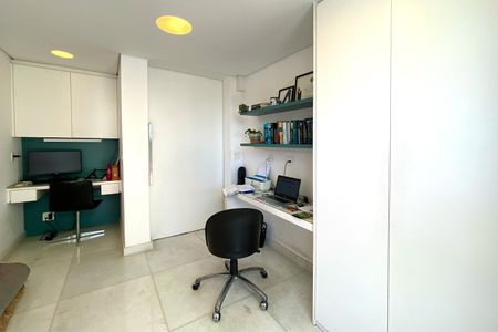 Apartamento à venda com 340m², 5 quartos e 3 vagasEscritório