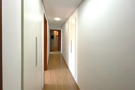 Apartamento à venda com 340m², 5 quartos e 3 vagasCorredor