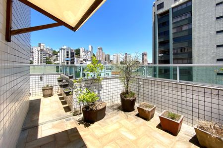 Apartamento à venda com 340m², 5 quartos e 3 vagasVaranda do Escritório