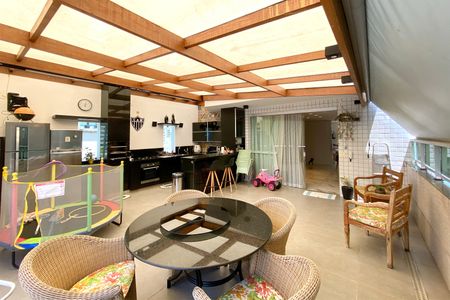 Apartamento à venda com 340m², 5 quartos e 3 vagasCobertura