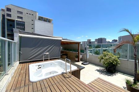 Apartamento à venda com 340m², 5 quartos e 3 vagasVaranda da Cobertura