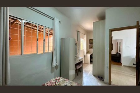 Casa à venda com 236m², 3 quartos e 2 vagasQuarto 