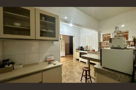 Casa à venda com 236m², 3 quartos e 2 vagasCozinha