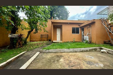 Casa à venda com 236m², 3 quartos e 2 vagasQuintal 