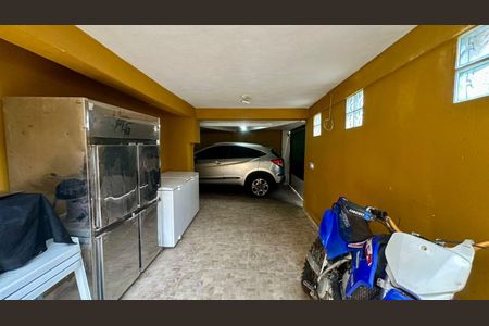 Casa à venda com 236m², 3 quartos e 2 vagasVagas de garagem 