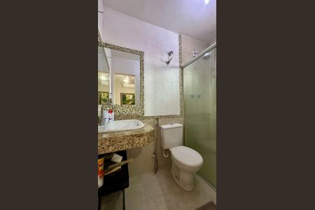 Casa à venda com 236m², 3 quartos e 2 vagasBanheiro 