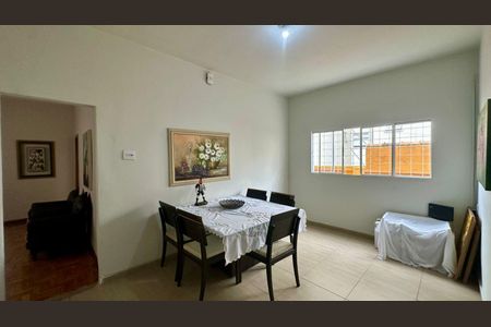 Casa à venda com 236m², 3 quartos e 2 vagasSala de jantar 
