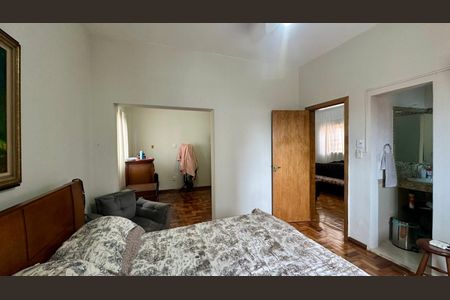 Casa à venda com 236m², 3 quartos e 2 vagasQuarto 