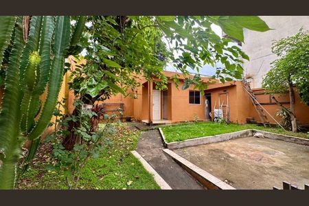 Casa à venda com 236m², 3 quartos e 2 vagasQuintal 