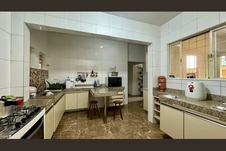 Casa à venda com 236m², 3 quartos e 2 vagasCozinha