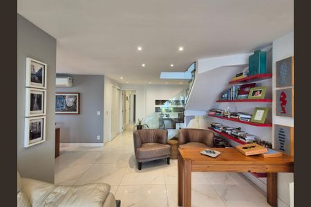 Apartamento à venda com 245m², 3 quartos e 3 vagasSala 