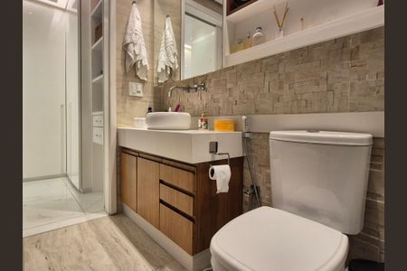 Apartamento à venda com 245m², 3 quartos e 3 vagasBanheiro suite 2