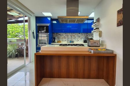 Apartamento à venda com 245m², 3 quartos e 3 vagasCozinha 