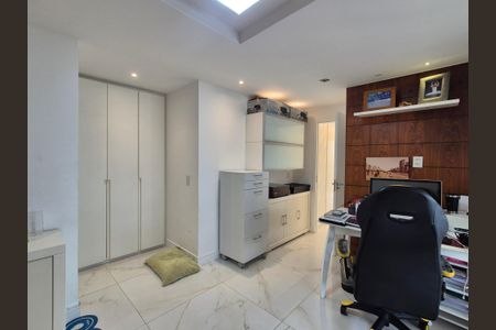 Apartamento à venda com 245m², 3 quartos e 3 vagasSuíte 3