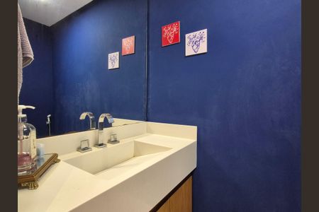 Apartamento à venda com 245m², 3 quartos e 3 vagasLavabo 
