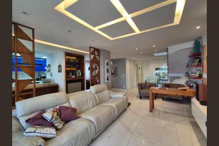 Apartamento à venda com 245m², 3 quartos e 3 vagasSala 