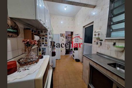 Apartamento à venda com 77m², 2 quartos e 1 vaga