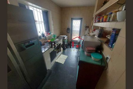 Casa à venda com 428m², 4 quartos e 1 vaga