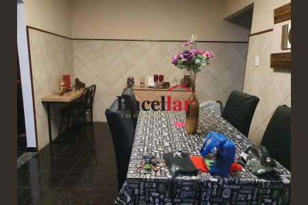 Casa à venda com 3 quartos, 95m² em Inhaúma, Rio de Janeiro