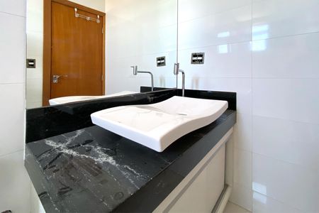 Apartamento à venda com 150m², 4 quartos e 4 vagasTorneira do Banheiro da Suíte 1