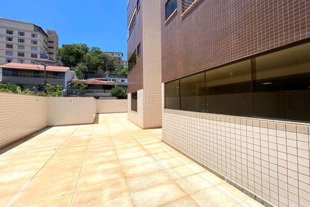 Apartamento à venda com 150m², 4 quartos e 4 vagasÁrea comum - Pátio