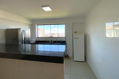 Apartamento à venda com 150m², 4 quartos e 4 vagasÁrea comum - Cozinha